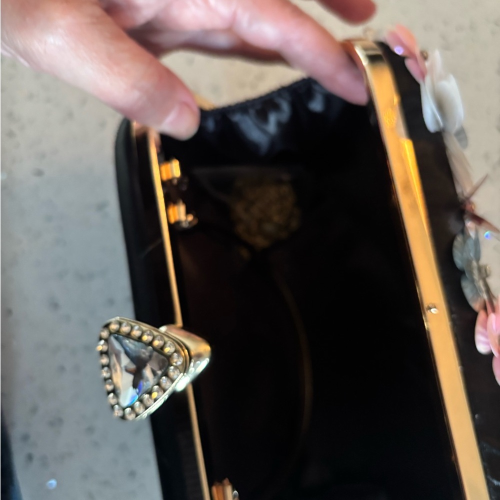 Stunningly Elegant floral Embellished Clutch from Dubai - Picture 7 of 11
